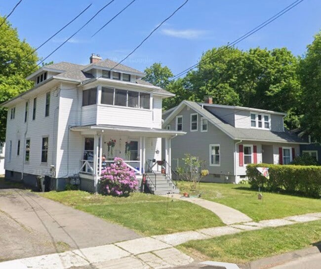 Building Photo - 116 Durland Ave