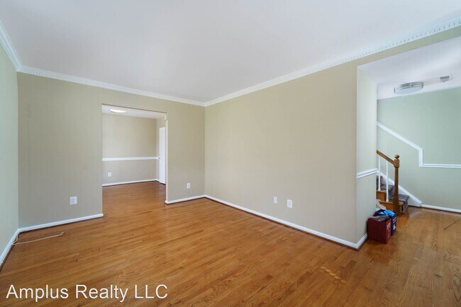 Foto del edificio - 2 br, 2.5 bath House - 6746 Hillandale Rd