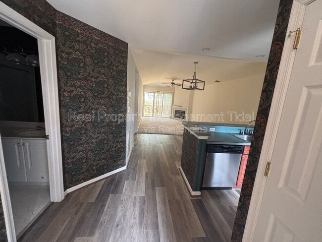 Foto del edificio - 924 Ironwood Dr