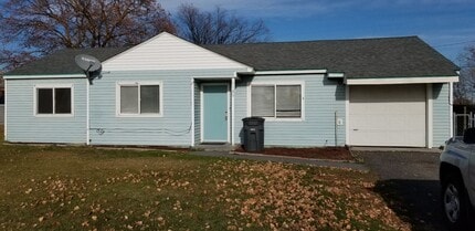 Building Photo - 1100 Arnold Dr