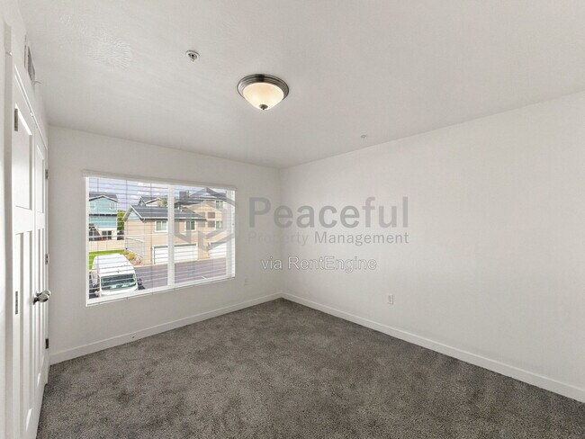 Building Photo - 756 E 500 S