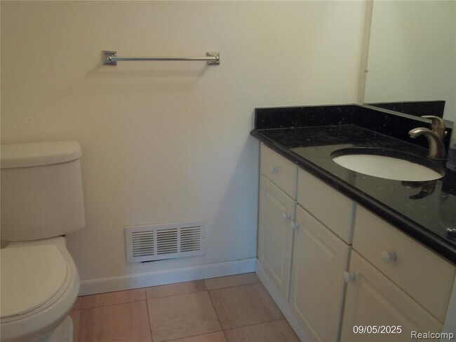 Building Photo - 38732 Monterey Dr