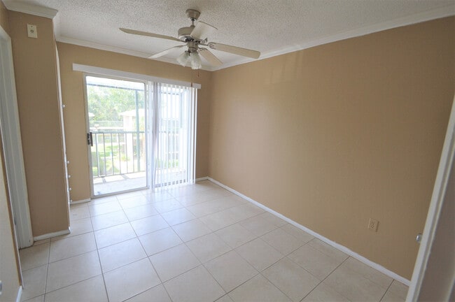 Foto del edificio - Waterside@ Cranes Roost - Includes most ut...