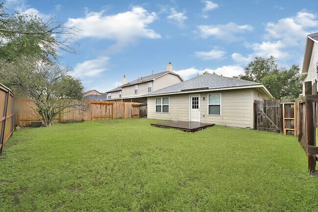 Building Photo - 702 Heatherton Hill Ln