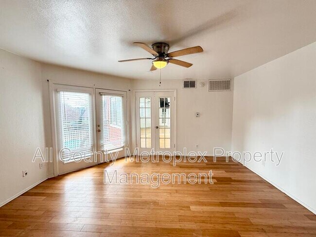 Foto del edificio - 9839 Walnut St