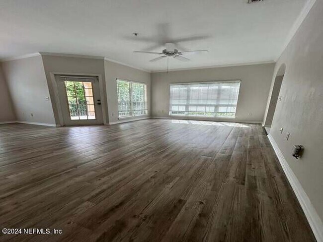 Foto del edificio - 7800 Point Meadows Drive #422