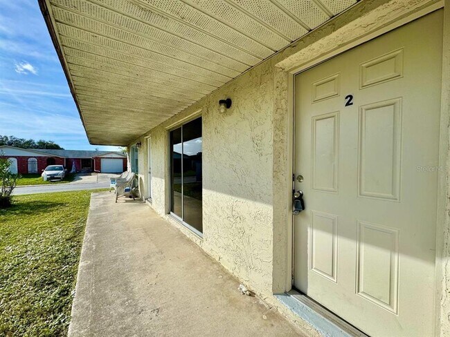 Foto del edificio - 9805 Hidden Ln