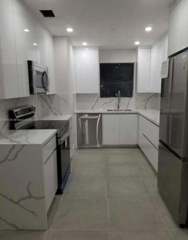 Foto del edificio - 4160 NW 12th Ave