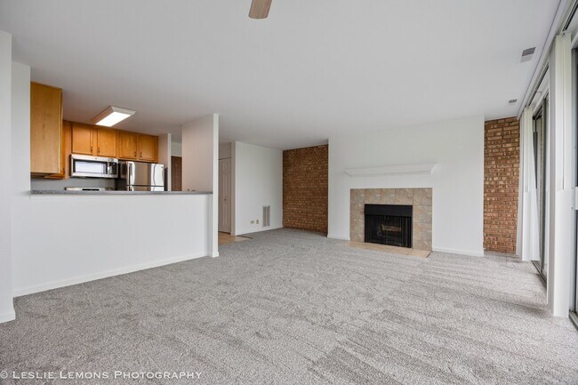 Foto del edificio - 5950 Oakwood Dr