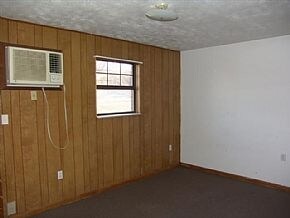 Building Photo - 103 W Converse St