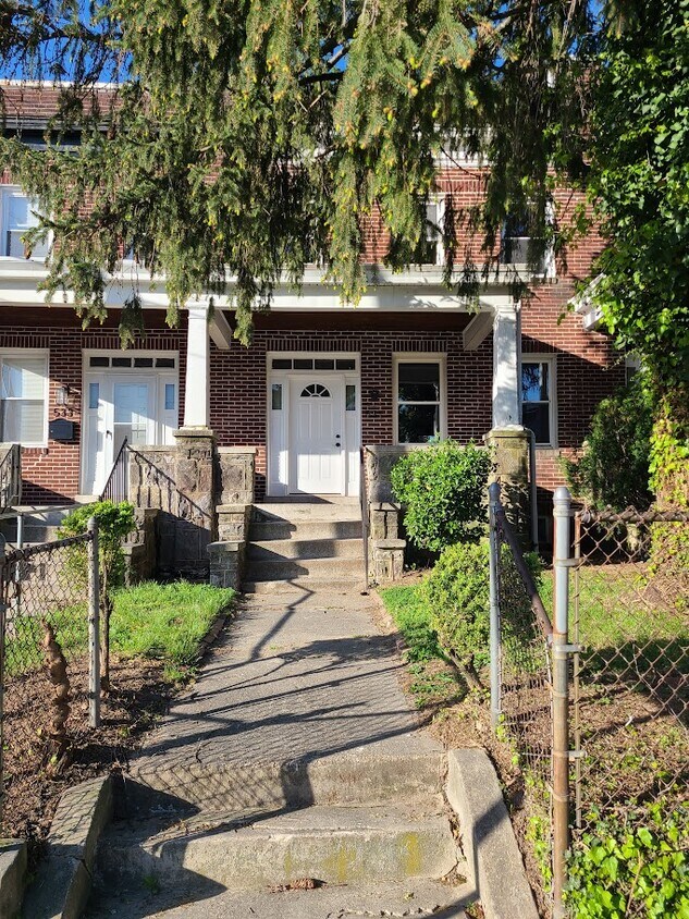 Primary Photo - 531 Willow Ave