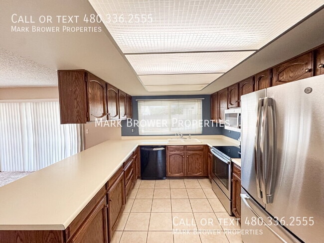 Building Photo - 2315 W El Alba Way