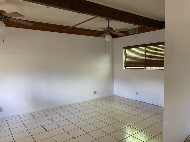 Building Photo - 299 Keonekai Rd