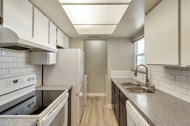 Foto del edificio - 7201 S Station Creek Way