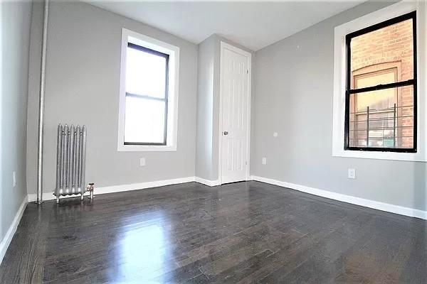 Foto del edificio - 3 bedroom in Bronx NY 10468