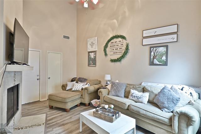 Foto del edificio - 3150 Chimney Cir