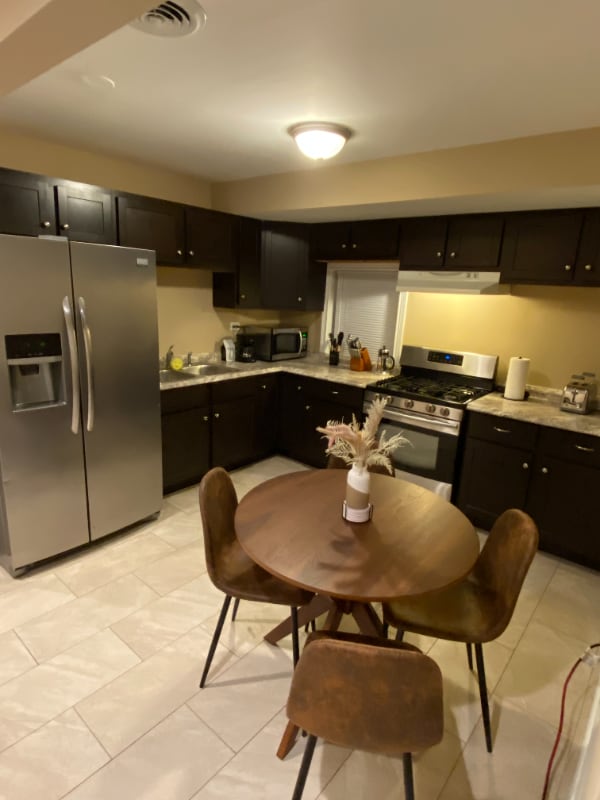 Foto del edificio - 816 N Hermitage Ave