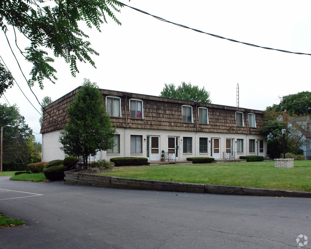 Primary Photo - 1548-1558 Niles Cortland Rd