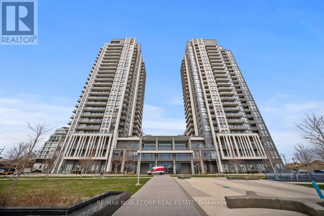 Building Photo - 15 Zorra St