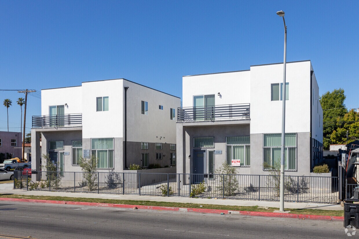 Foto del edificio - 9165-9169.5 S Normandie Ave