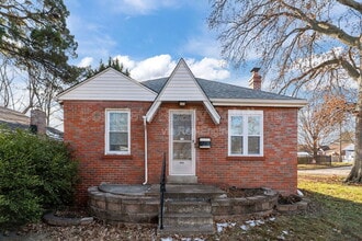 Building Photo - 2628 Avie Dr