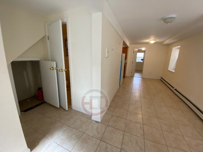Foto del edificio - 2859 Buhre Ave