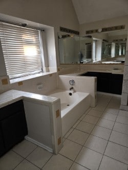 Building Photo - 2111 Laurel Land Ln