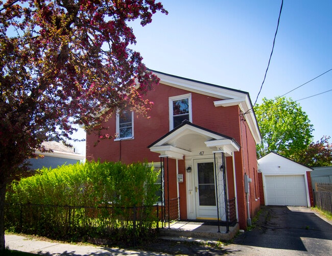 Photo - 47 Pitkin St House