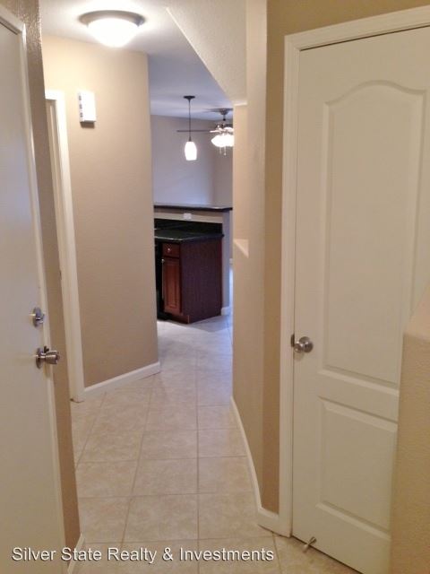 Building Photo - 2529 Perryville Ave