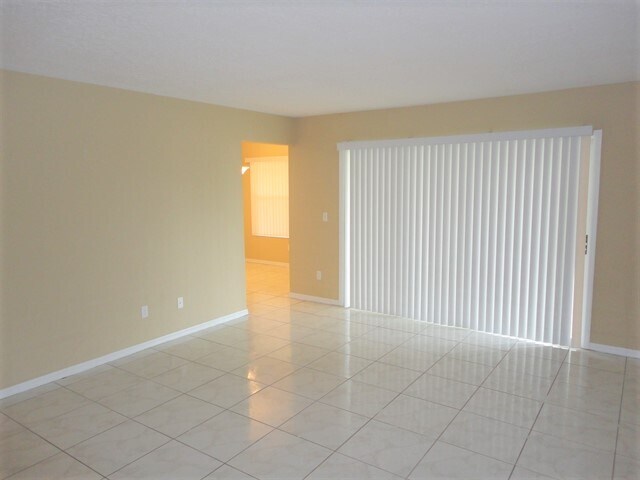 Building Photo - 2204 Albion Avenue