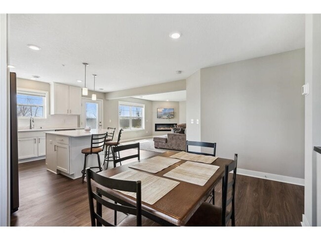 Building Photo - 2128 Ada Dr