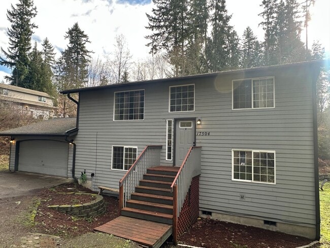 Building Photo - 3 BR Home in Clearwood