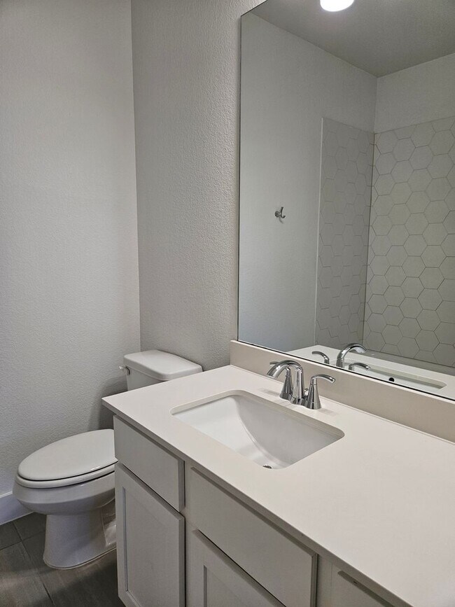 Foto del edificio - Modern 3/2.5 Condo in Northeast Austin | Built 2023 | Near Samsung & Parmer Lane