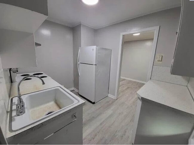 Building Photo - 400 Barth Ave