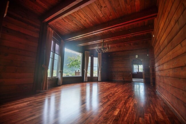 Building Photo - 4/3/4 A BEAUTIFUL LINDAL CEDAR HOME IN KAN...