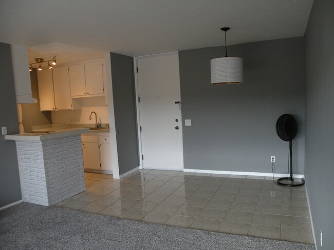 Building Photo - 6416 Friars Rd