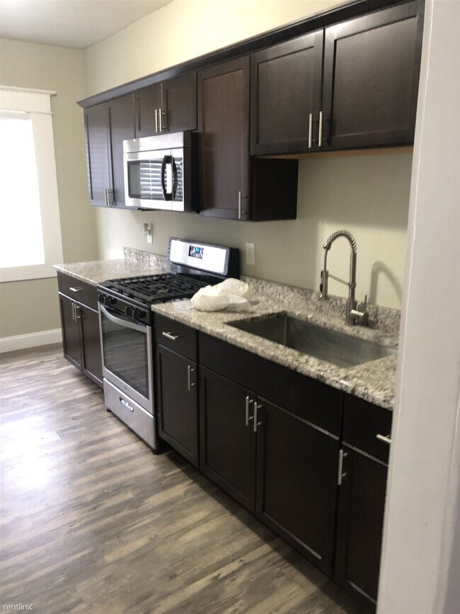 Foto del edificio - 4 br, 3 bath Duplex - 140 West 32nd Street...