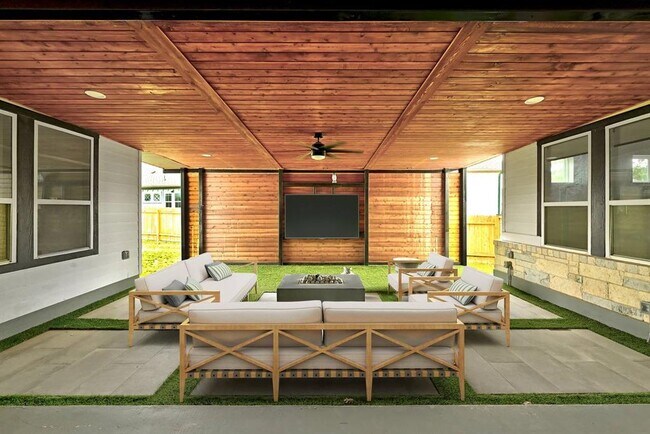 Foto del edificio - 7801 Donnelley Dr