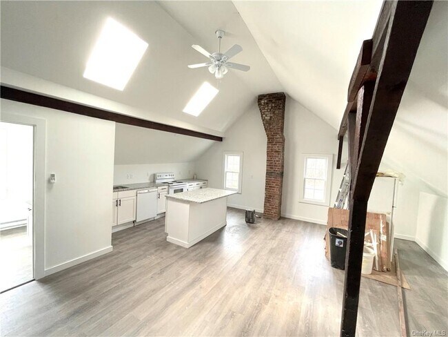 Building Photo - 1419 NY-376