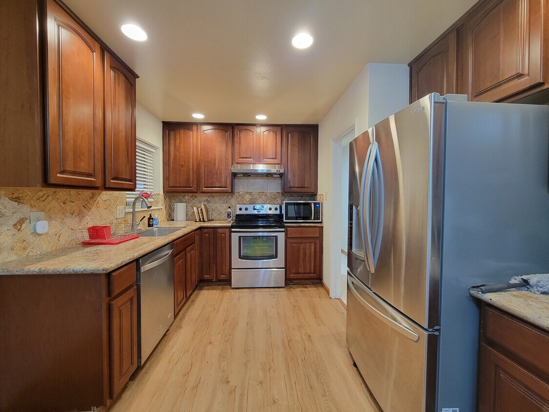 Primary Photo - 4273 Strawberry Park Dr