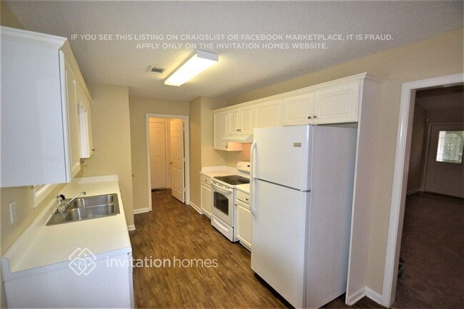 Building Photo - 21 Lynhaven Dr