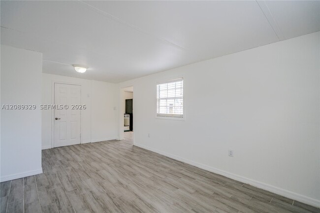 Building Photo - 27 SW 55th Ave