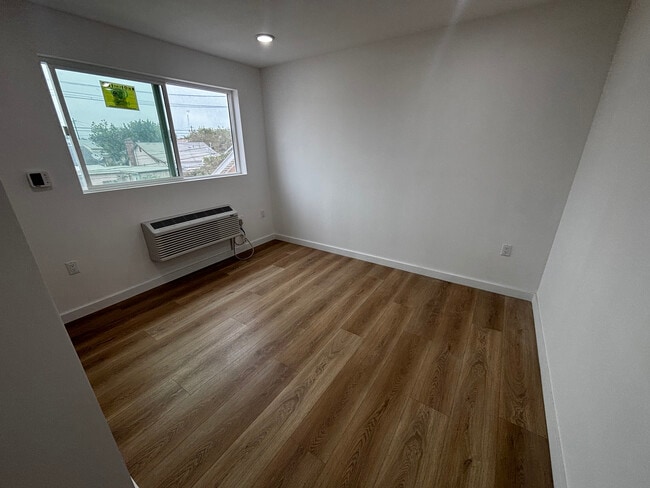 Building Photo - 6012 10th Ave