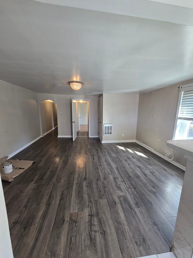 Primary Photo - 4341 E Wingohocking St