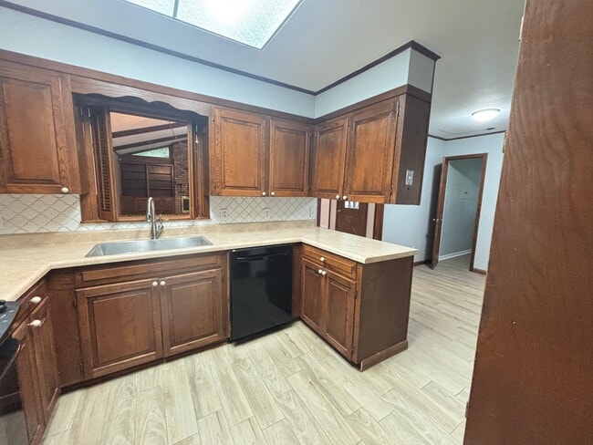 Building Photo - 9417 Boxwood Dr