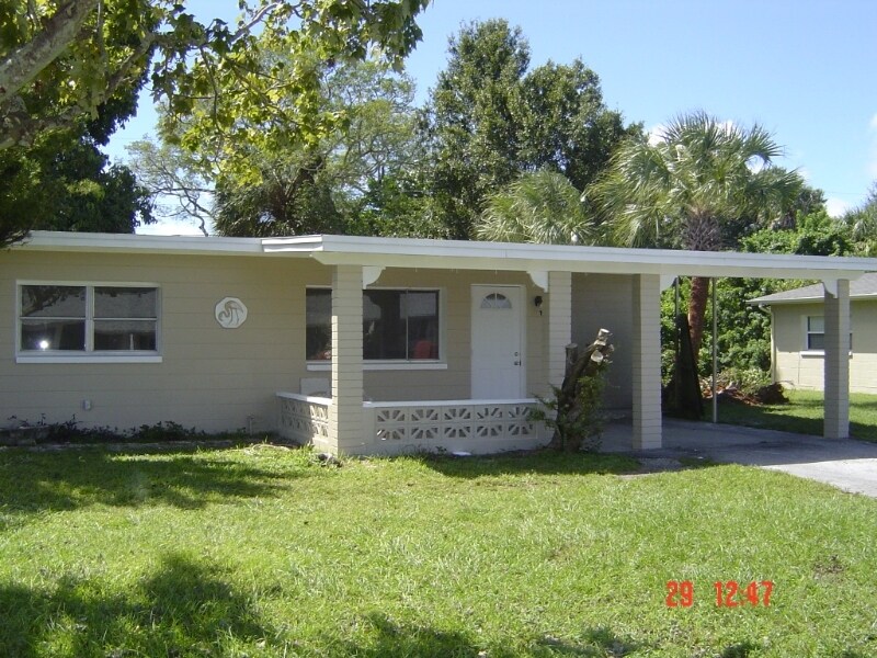 Primary Photo - 5030 98th Ave N