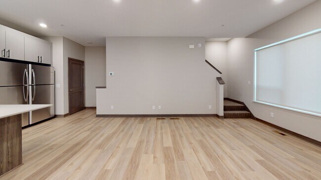 Building Photo - 6th St Triplex