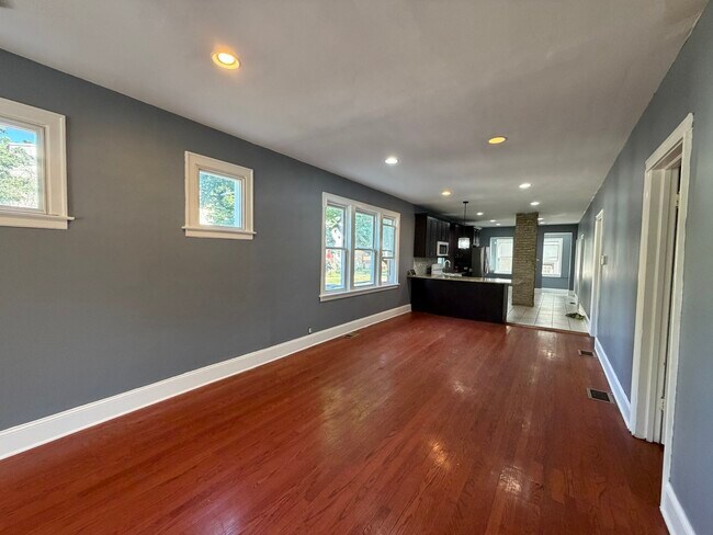 Foto del edificio - 3025 E 80th Pl