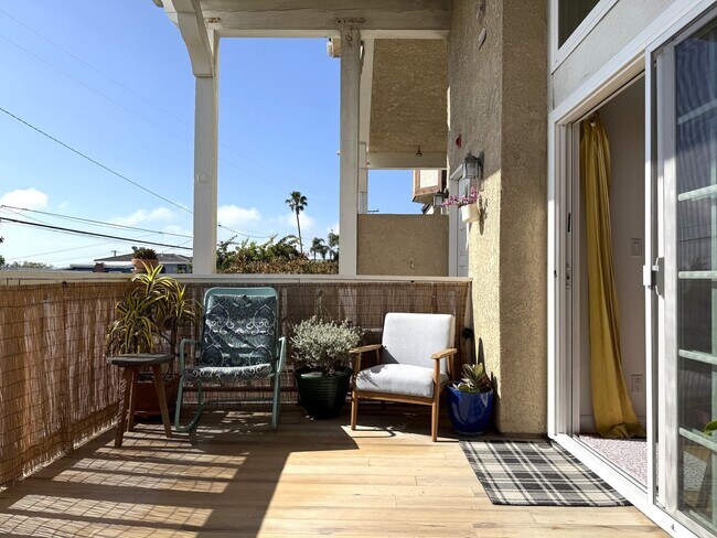 Foto del edificio - Furnished Multi-Level Townhome in South Redondo Beach – Available for 6–12 Months