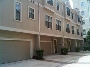 Building Photo - 2210 Mid Ln